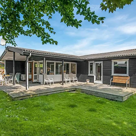 Gorgeous In With Kitchen Holiday home Humble