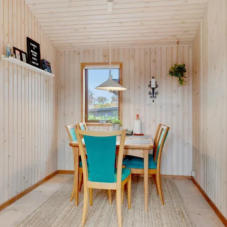 Gorgeous In With Kitchen Holiday home